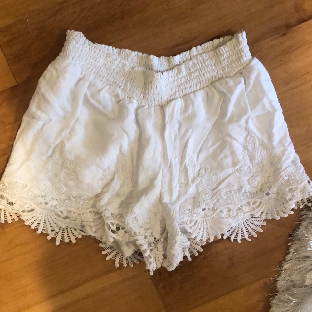 Kendall and Kylie white lace shorts
